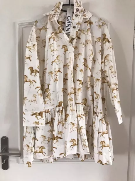 Ganni Kleid Dress Pferde Horse Gr. S/M ges. Bei Aylin König - Vinted